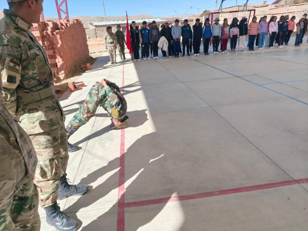 Demostración del ejercicio que hacen los soldados en los cuarteles.